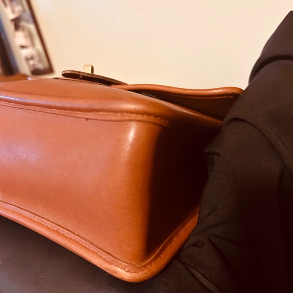 Coach Vintage Brown Willis Purse - Picture 14 of 16